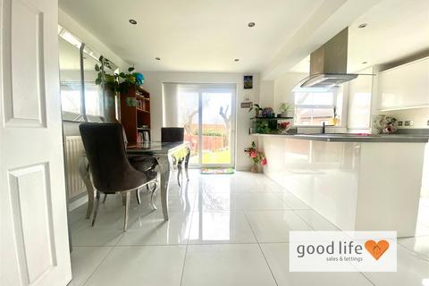 4 bedroom detached house for sale, Halesworth Drive, Sunderland SR4