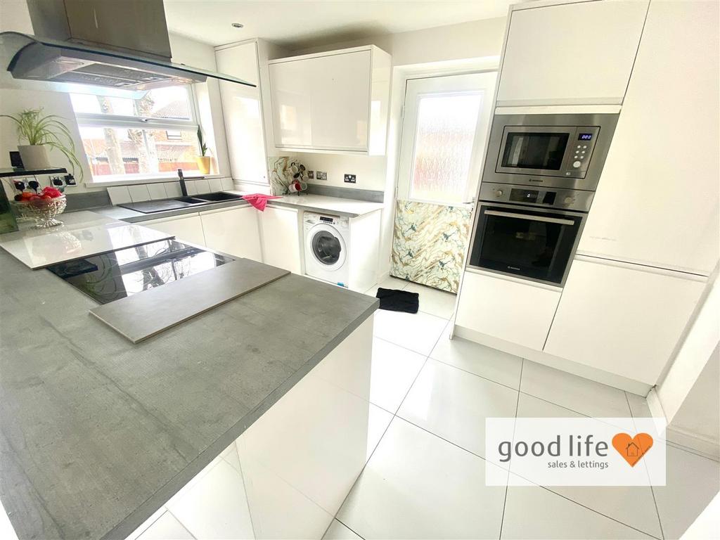 20260316 110938584 i OS29 HALESWORTHDRIVE.jpg