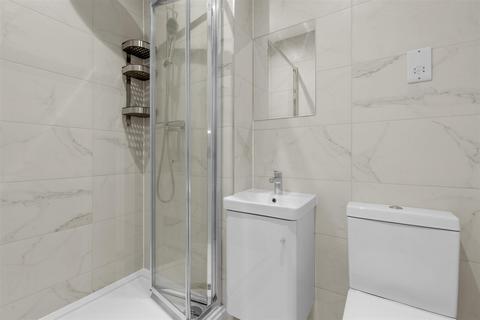 undefined, High Street, Maidenhead SL6