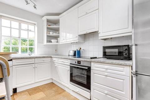 2 bedroom apartment to rent, Grove End Road, London NW8