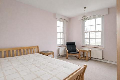 2 bedroom apartment to rent, Grove End Road, London NW8