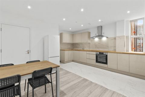 undefined, High Street, Maidenhead SL6