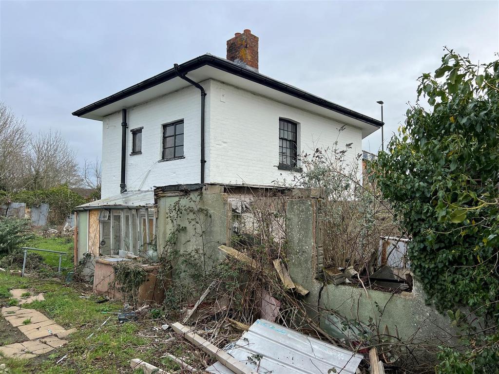 Side of House.jpg