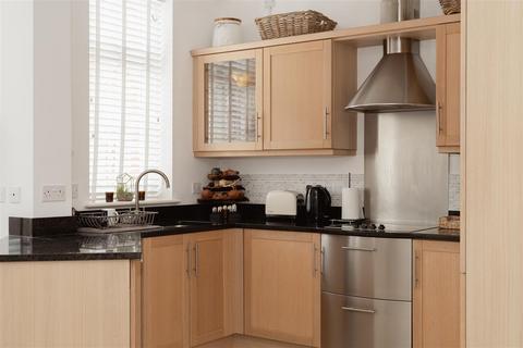 2 bedroom apartment for sale, Flanchford Road, Reigate