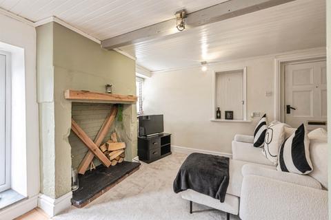 1 bedroom character property for sale, Northgate, Almondbury, Huddersfield