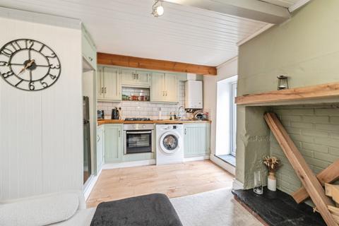 1 bedroom character property for sale, Northgate, Almondbury, Huddersfield