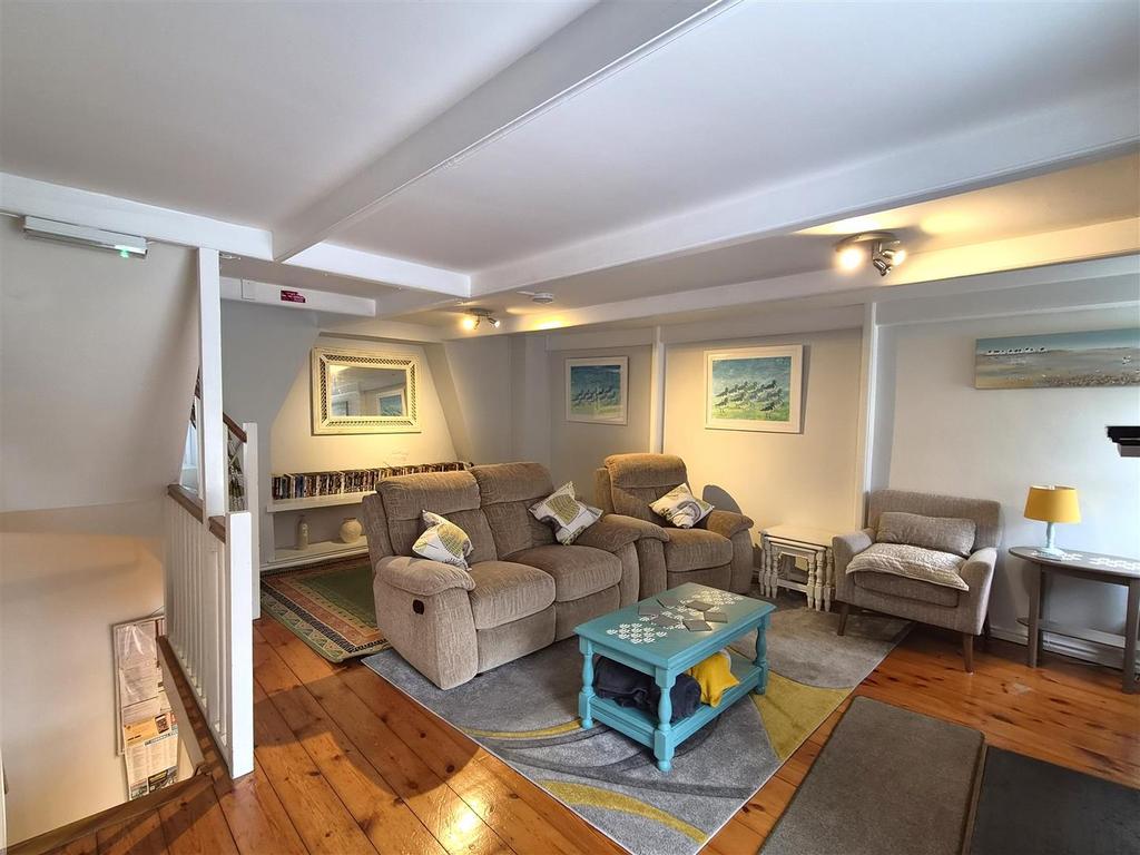 Sitting room.jpg