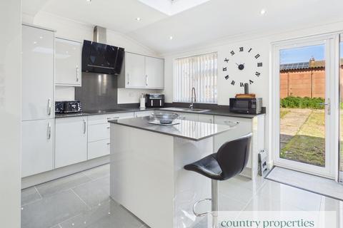 3 bedroom semi-detached house for sale, Wheatley Close, Welwyn Garden City, AL7