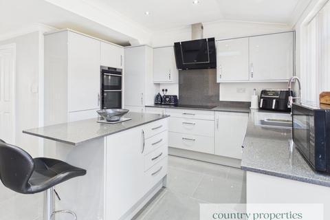 3 bedroom semi-detached house for sale, Wheatley Close, Welwyn Garden City, AL7