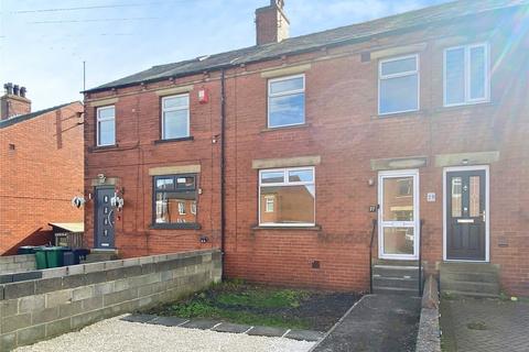3 bedroom terraced house for sale, Farfield Avenue, Carlinghow, Batley, WF17