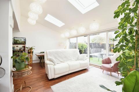 undefined, Hawthorn Road, Barry