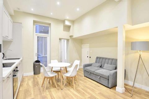2 bedroom flat to rent, Grafton Road, London NW5