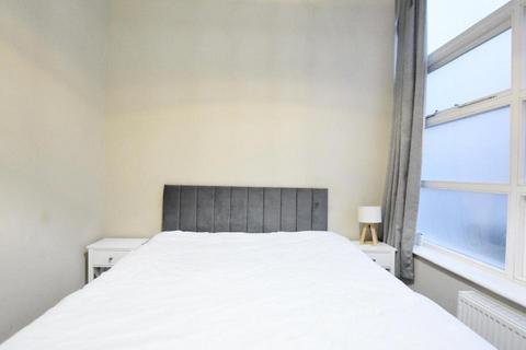 2 bedroom flat to rent, Grafton Road, London NW5