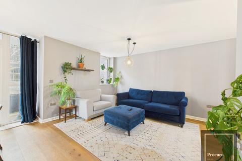 2 bedroom flat to rent, Oak Square, London SW9