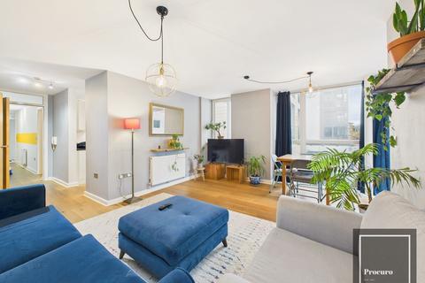 2 bedroom flat to rent, Oak Square, London SW9
