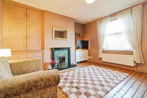 2 bedroom terraced house for sale, East View, Yeadon, Leeds