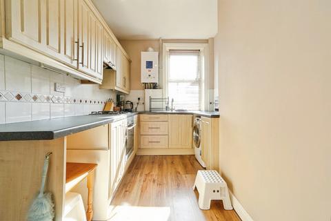 2 bedroom terraced house for sale, East View, Yeadon, Leeds