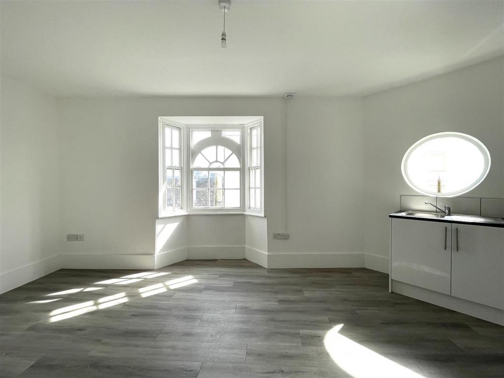 Studio Room