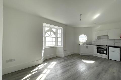 Studio to rent, 51 St James Street, Brighton