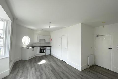 Studio to rent, 51 St James Street, Brighton