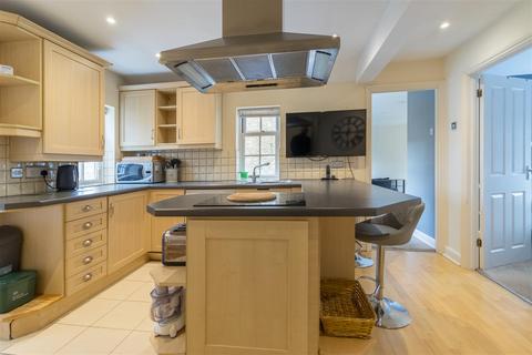undefined, High Street, Buntingford SG9