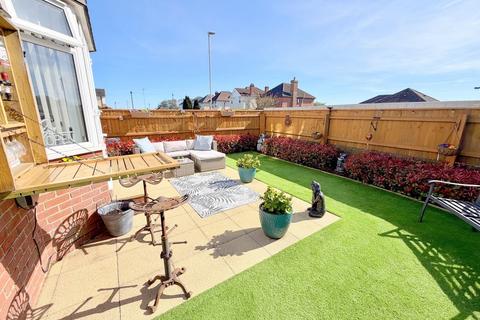 2 bedroom flat for sale, Good Road, Parkstone, Poole, BH12
