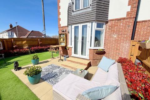 2 bedroom flat for sale, Good Road, Parkstone, Poole, BH12