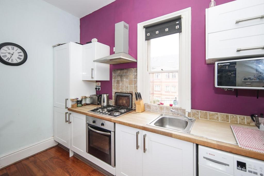 Flat 4  44 Charlotte St-9.jpg