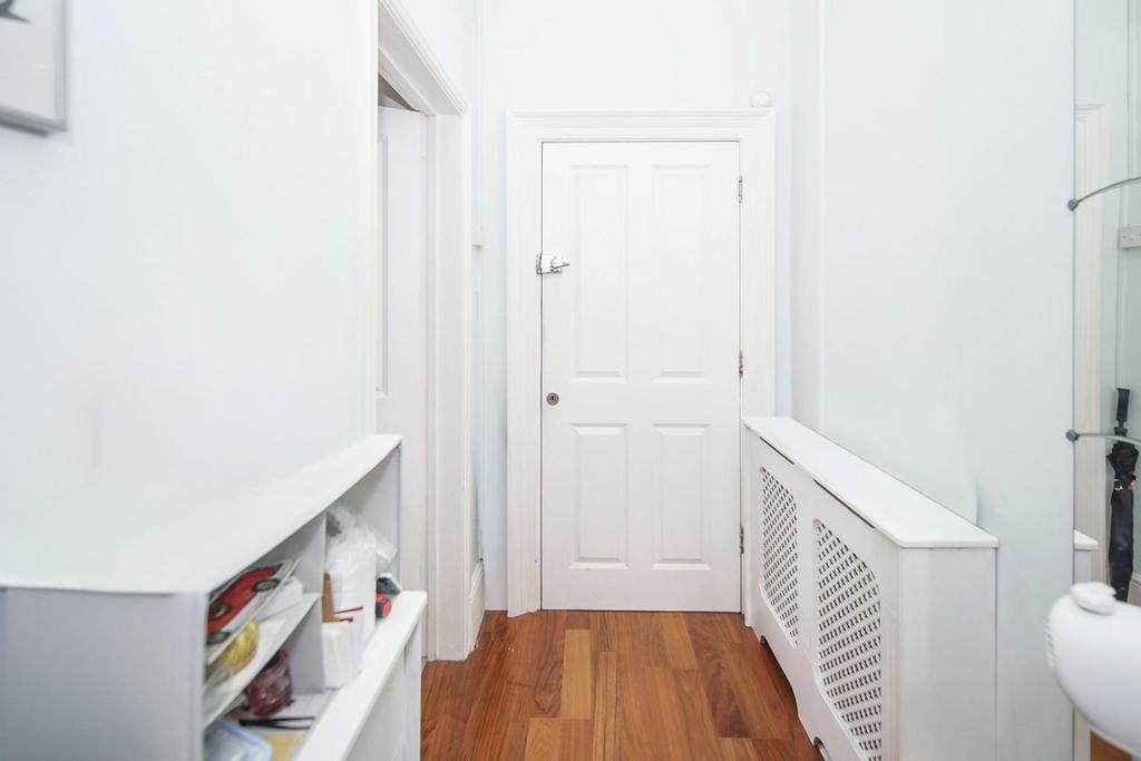 Flat 4  44 Charlotte St-12.jpg