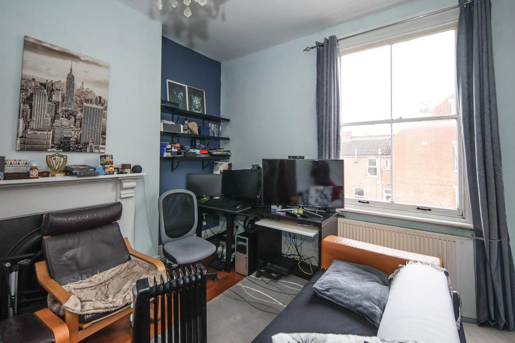 Flat 4  44 Charlotte St-6.jpg