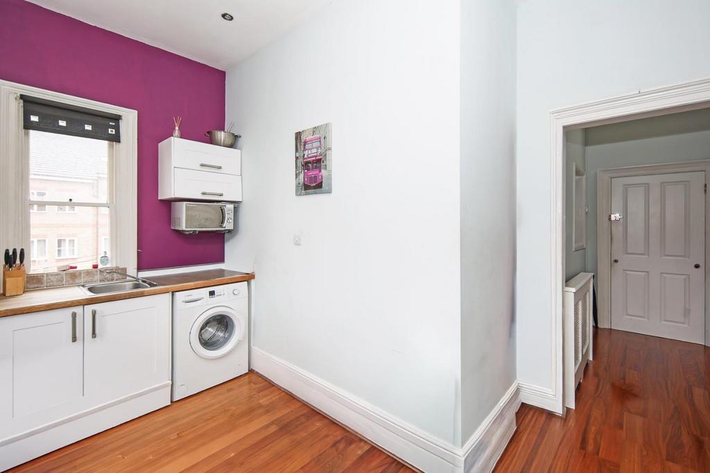 Flat 4  44 Charlotte St-10.jpg