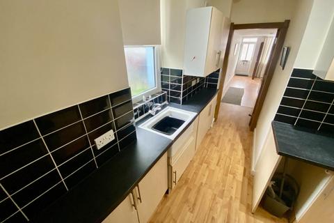 2 bedroom flat to rent, Neath Road, Plasmarl, , Swansea