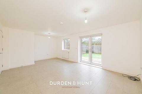 undefined, Ash Road, Chigwell, IG7