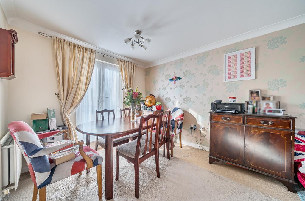 1431457-9-69bd7ba...