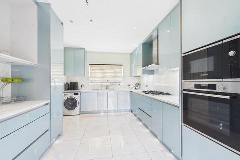 undefined, Elize Close, Aylesbury HP18