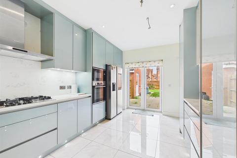 undefined, Elize Close, Aylesbury HP18
