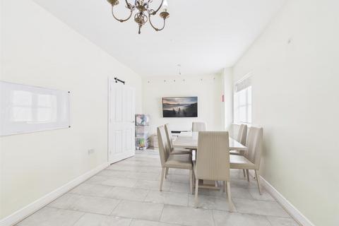 undefined, Elize Close, Aylesbury HP18