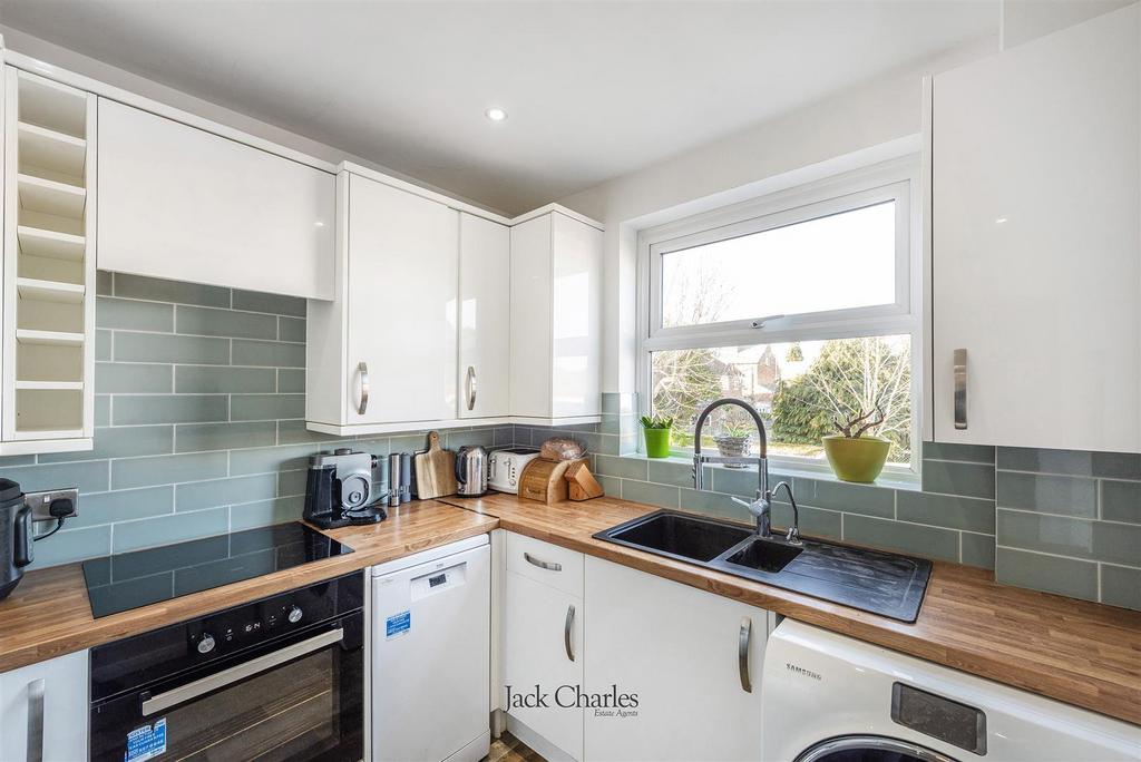 16 A Uridge Rd, TN10 3 EA 007.jpg