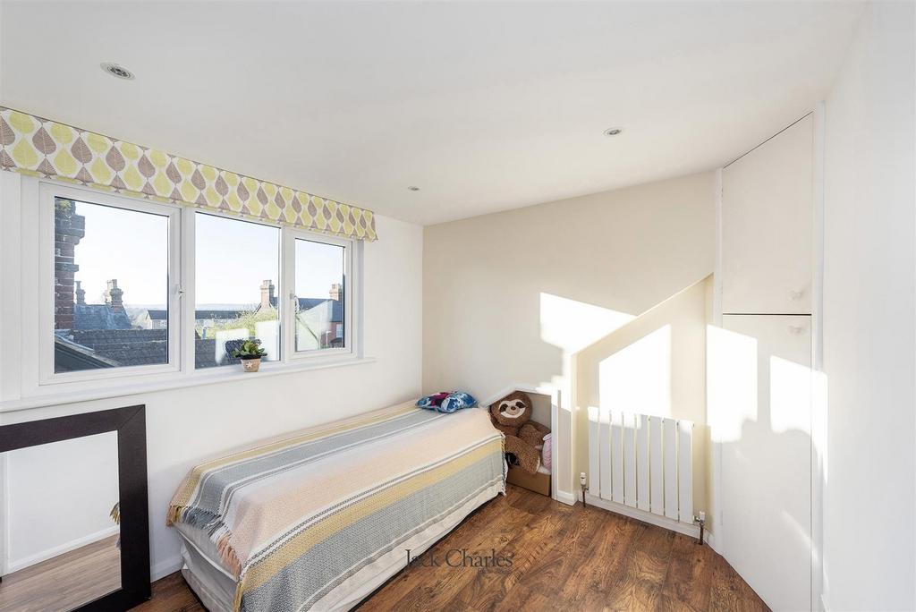 16 A Uridge Rd, TN10 3 EA 010.jpg
