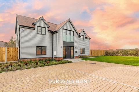 4 bedroom detached house for sale, Meadow View, Stapleford Tawney, RM4