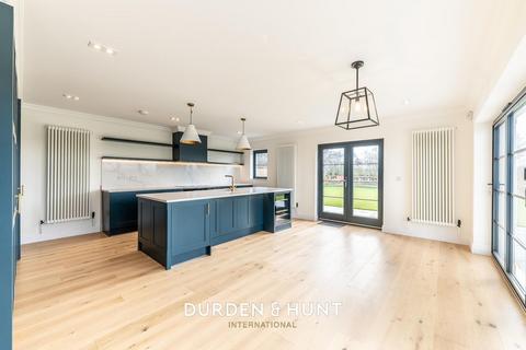 4 bedroom detached house for sale, Meadow View, Stapleford Tawney, RM4