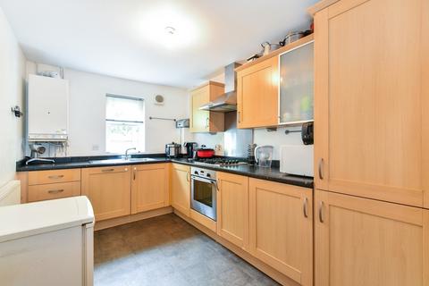 2 bedroom flat to rent, Carholme Road London SE23
