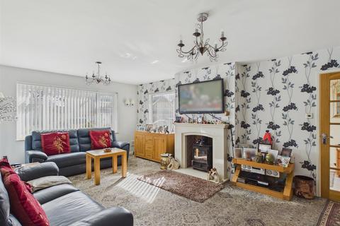 3 bedroom detached bungalow for sale, Summerfield Road, Malvern