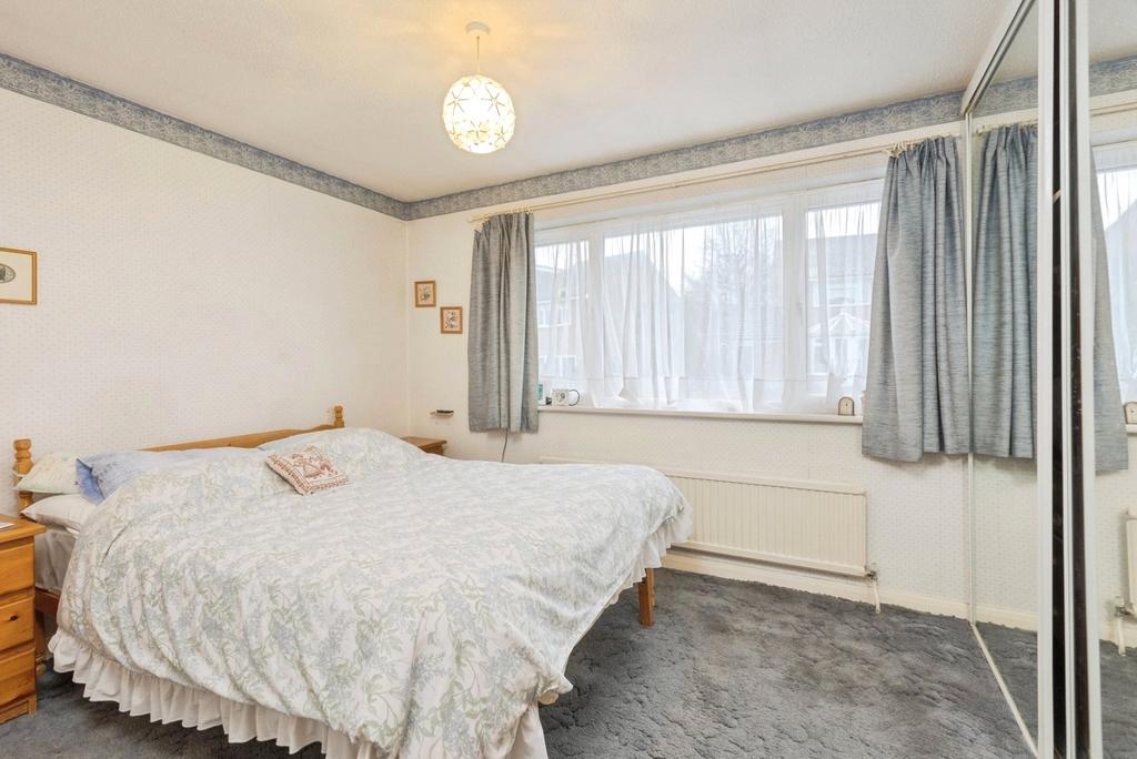 House in Tunbridge Wells, Southborough - More
