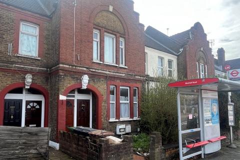 undefined, Lea Bridge Road, London E10