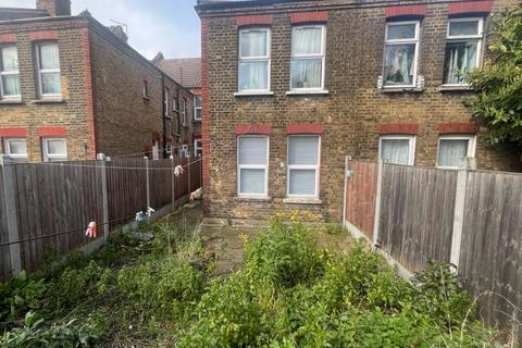 undefined, Lea Bridge Road, London E10