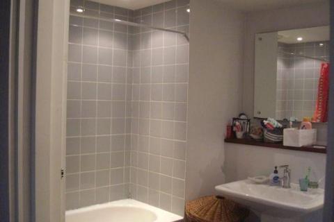 2 bedroom flat to rent, AYLMER ROAD