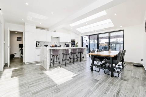 3 bedroom house for sale, Brocket Way, Essex IG7