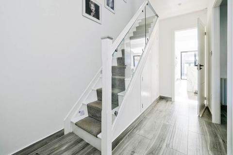 3 bedroom house for sale, Brocket Way, Essex IG7
