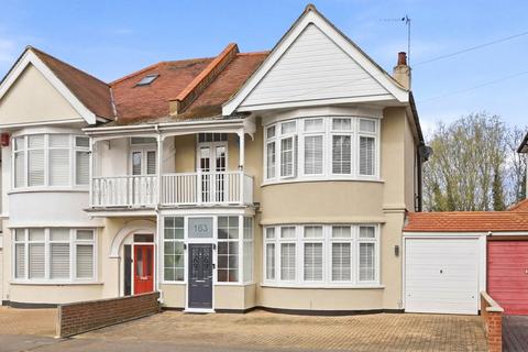4 bedroom semi-detached house for sale, Shaftesbury Avenue, Thorpe Bay, Essex, SS1